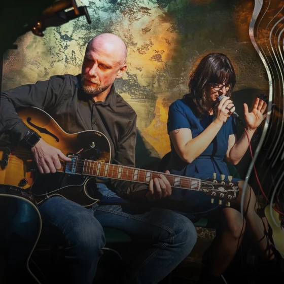 Muzyk z harmonijką w najlepszej restauracji w Bytomiu